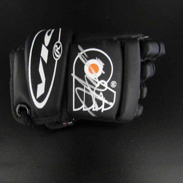 Justin WIlliams Autographed Philadelphia Flyers Mini Glove