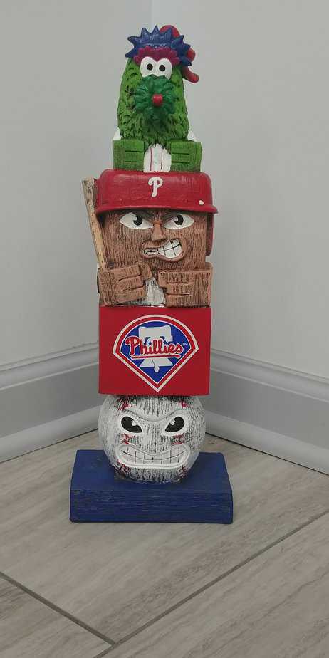 Philadelphia Phillies Tiki Totem